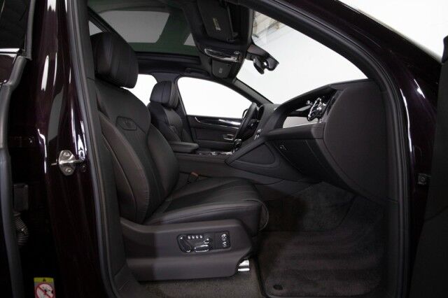 2022 Bentley Bentayga V8 ($224,985 MSRP) *BLACKLINE SPECIFICATION* *ONLY 6600 MILES* San Diego CA