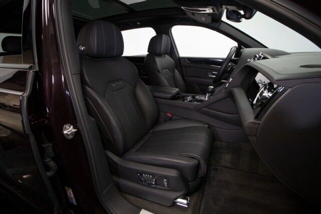 2022 Bentley Bentayga V8 ($224,985 MSRP) *BLACKLINE SPECIFICATION* *ONLY 6600 MILES* San Diego CA