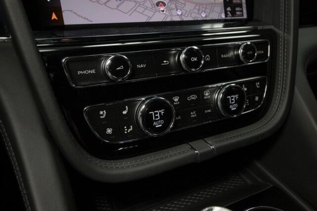 2022 Bentley Bentayga V8 ($224,985 MSRP) *BLACKLINE SPECIFICATION* *ONLY 6600 MILES* San Diego CA