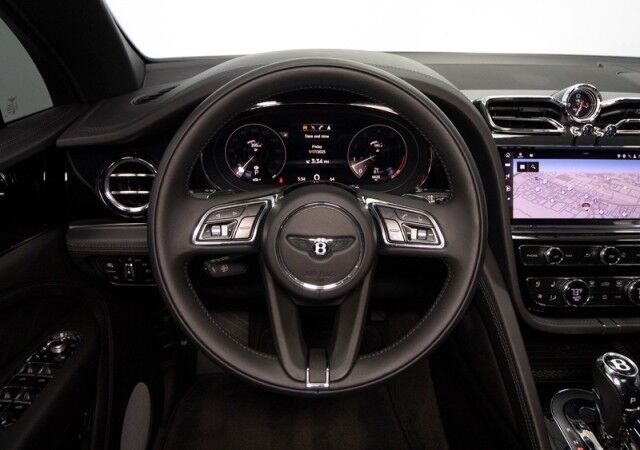 2022 Bentley Bentayga V8 ($224,985 MSRP) *BLACKLINE SPECIFICATION* *ONLY 6600 MILES* San Diego CA