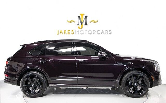 2022 Bentley Bentayga V8 ($224,985 MSRP) *BLACKLINE SPECIFICATION* *ONLY 6600 MILES* *SPECIAL ORDER COLOR* San Diego CA