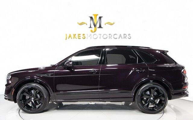 2022 Bentley Bentayga V8 ($224,985 MSRP) *BLACKLINE SPECIFICATION* *ONLY 6600 MILES* *SPECIAL ORDER COLOR* San Diego CA