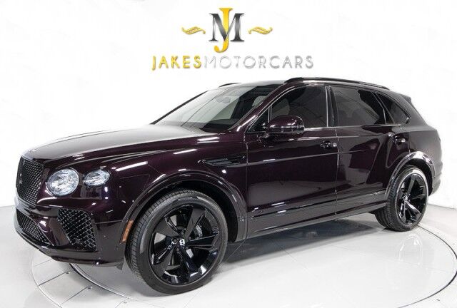 2022 Bentley Bentayga V8 ($224,985 MSRP) *BLACKLINE SPECIFICATION* *ONLY 6600 MILES* *SPECIAL ORDER COLOR* San Diego CA