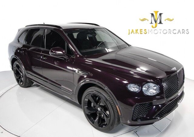 2022 Bentley Bentayga V8 ($224,985 MSRP) *BLACKLINE SPECIFICATION* *ONLY 6600 MILES* *SPECIAL ORDER COLOR* San Diego CA