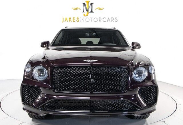 2022 Bentley Bentayga V8 ($224,985 MSRP) *BLACKLINE SPECIFICATION* *ONLY 6600 MILES* *SPECIAL ORDER COLOR* San Diego CA