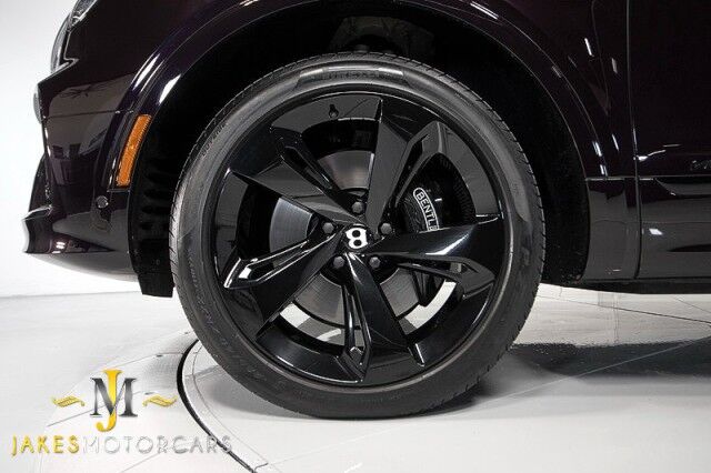 2022 Bentley Bentayga V8 ($224,985 MSRP) *BLACKLINE SPECIFICATION* *ONLY 6600 MILES* *SPECIAL ORDER COLOR* San Diego CA