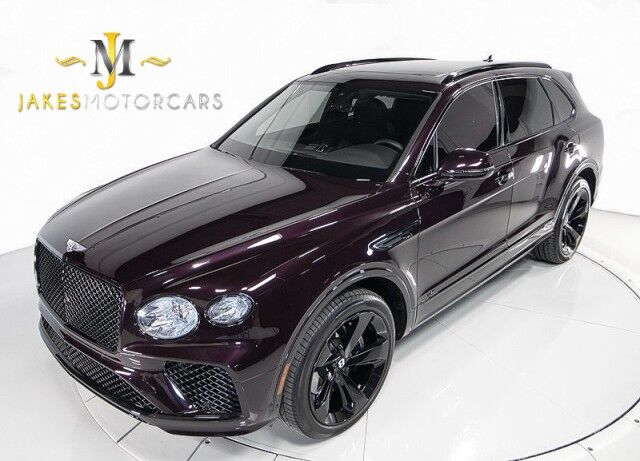 2022 Bentley Bentayga V8 ($224,985 MSRP) *BLACKLINE SPECIFICATION* *ONLY 6600 MILES* *SPECIAL ORDER COLOR* San Diego CA