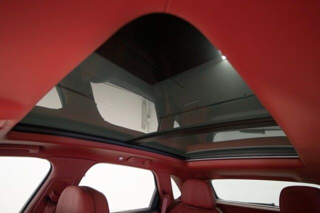 2022 Bentley Bentayga V8 FIRST EDITION ($254,145 MSRP) *4-SEAT SPECIFICATION* *CARBON FIBER VENEER* *NAIM AUDIO* *WHITE ON RED* San Diego CA