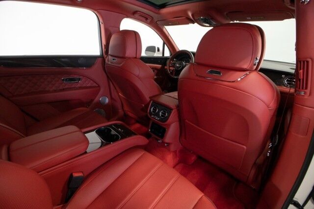 2022 Bentley Bentayga V8 FIRST EDITION ($254,145 MSRP) *4-SEAT SPECIFICATION* *CARBON FIBER VENEER* *NAIM AUDIO* *WHITE ON RED* San Diego CA