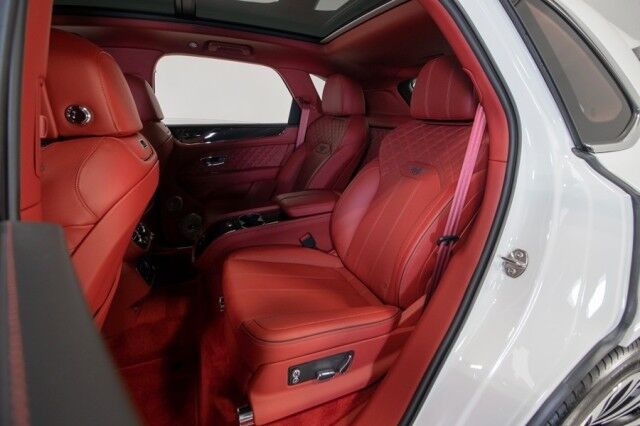 2022 Bentley Bentayga V8 FIRST EDITION ($254,145 MSRP) *4-SEAT SPECIFICATION* *CARBON FIBER VENEER* *NAIM AUDIO* *WHITE ON RED* San Diego CA