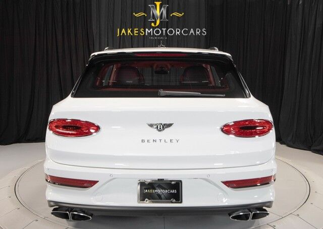 2022 Bentley Bentayga V8 FIRST EDITION ($254,145 MSRP) *4-SEAT SPECIFICATION* *CARBON FIBER VENEER* *NAIM AUDIO* *WHITE ON RED* San Diego CA