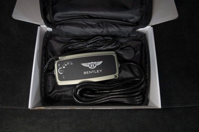 2022 Bentley Bentayga V8 FIRST EDITION ($254,145 MSRP) *4-SEAT SPECIFICATION* *CARBON FIBER VENEER* *NAIM AUDIO* *WHITE ON RED* San Diego CA