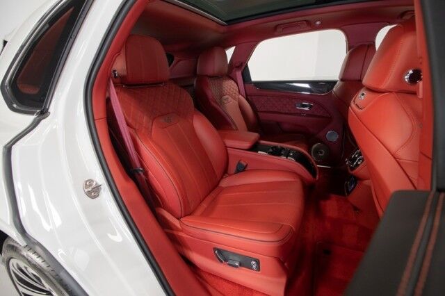 2022 Bentley Bentayga V8 FIRST EDITION ($254,145 MSRP) *4-SEAT SPECIFICATION* *CARBON FIBER VENEER* *NAIM AUDIO* *WHITE ON RED* San Diego CA