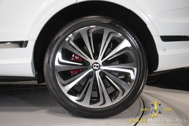2022 Bentley Bentayga V8 FIRST EDITION ($254,145 MSRP) *4-SEAT SPECIFICATION* *CARBON FIBER VENEER* *NAIM AUDIO* *WHITE ON RED* San Diego CA