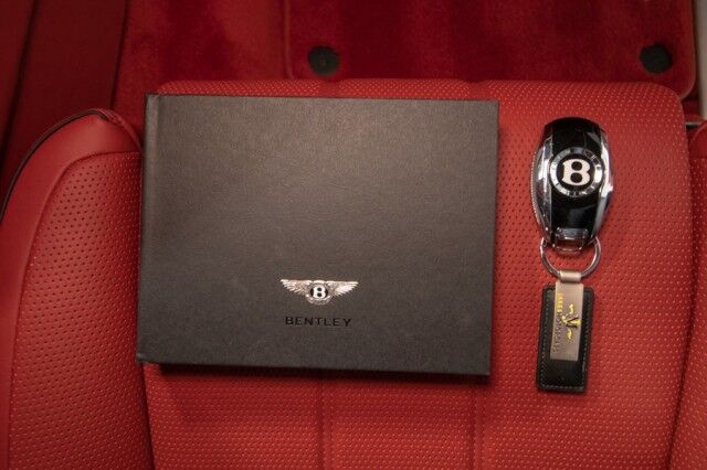 2022 Bentley Bentayga V8 FIRST EDITION ($254,145 MSRP) *4-SEAT SPECIFICATION* *CARBON FIBER VENEER* *NAIM AUDIO* *WHITE ON RED* San Diego CA