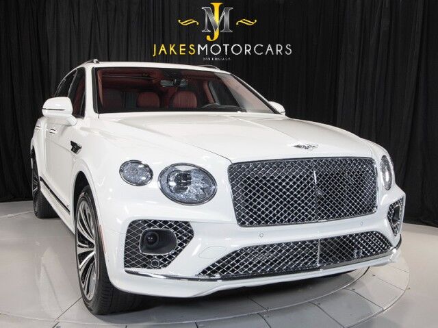 2022 Bentley Bentayga V8 FIRST EDITION ($254,145 MSRP) *4-SEAT SPECIFICATION* *CARBON FIBER VENEER* *NAIM AUDIO* *WHITE ON RED* San Diego CA