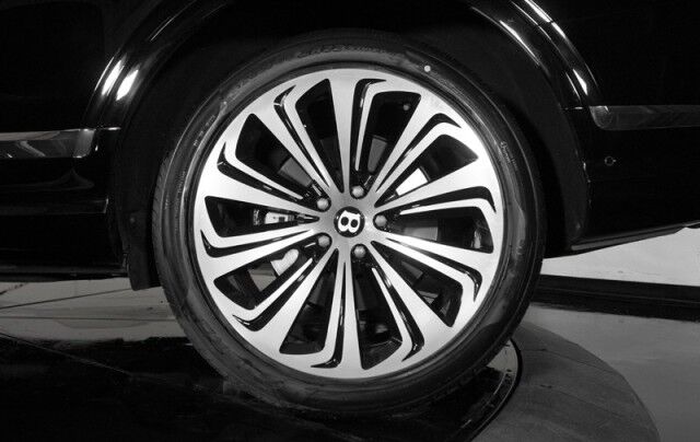 2022 Bentley Bentayga V8 *MULLINER DRIVING SPECIFICATION* *FRONT SEAT COMFORT SPEC* San Diego CA