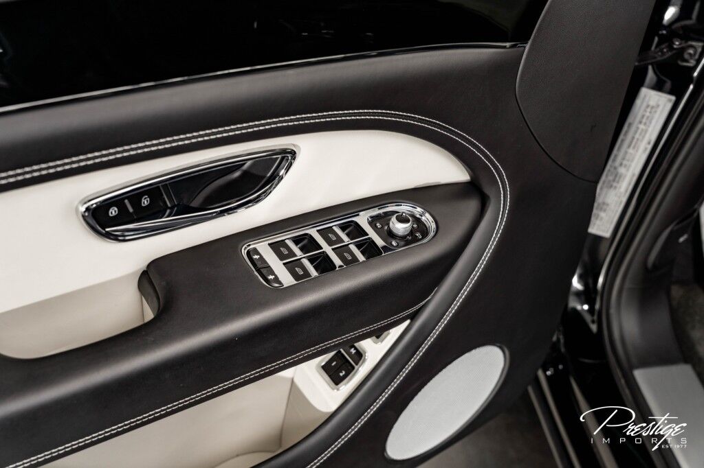 2022 Bentley Bentayga V8 North Miami Beach FL