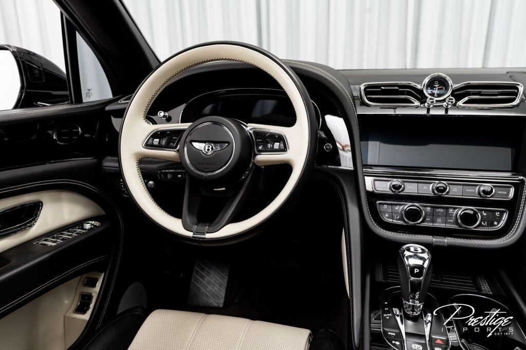 2022 Bentley Bentayga V8 North Miami Beach FL