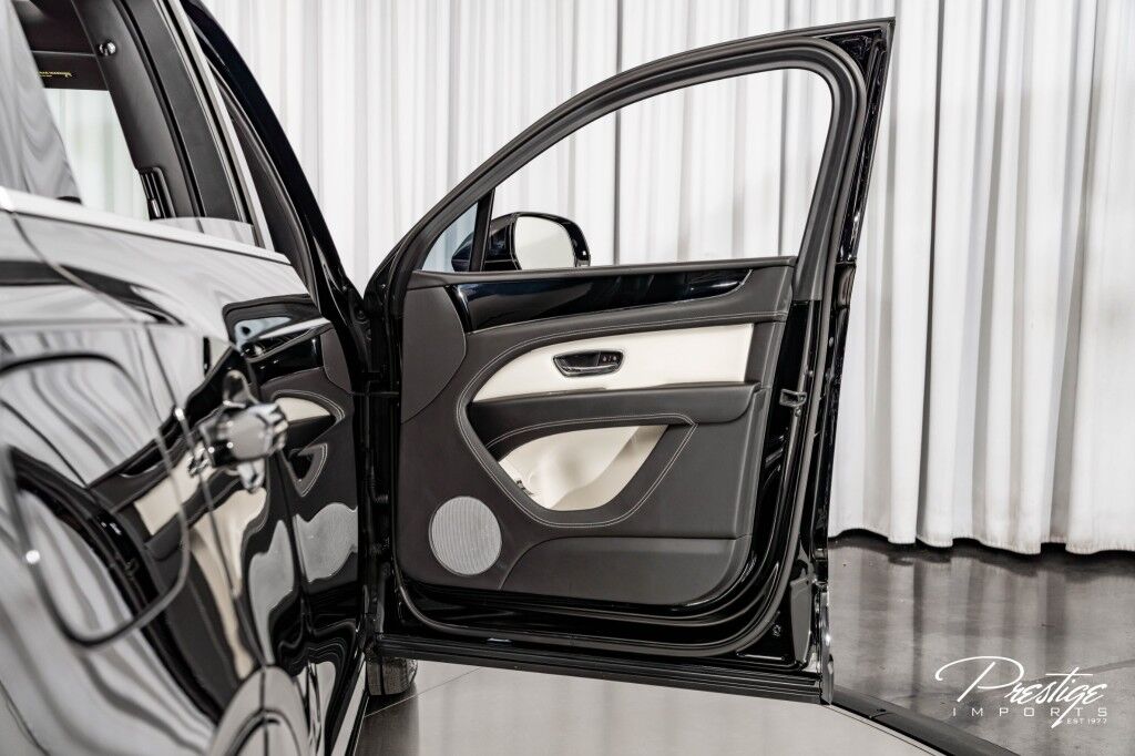 2022 Bentley Bentayga V8 North Miami Beach FL