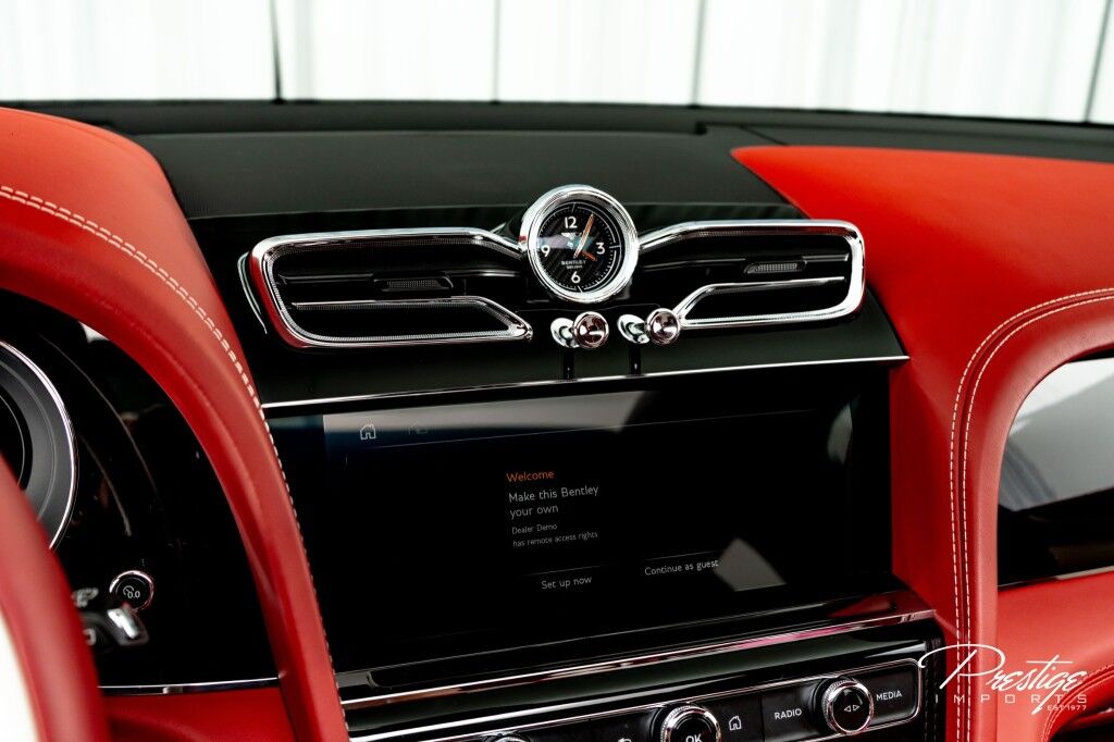2022 Bentley Bentayga V8 North Miami Beach FL