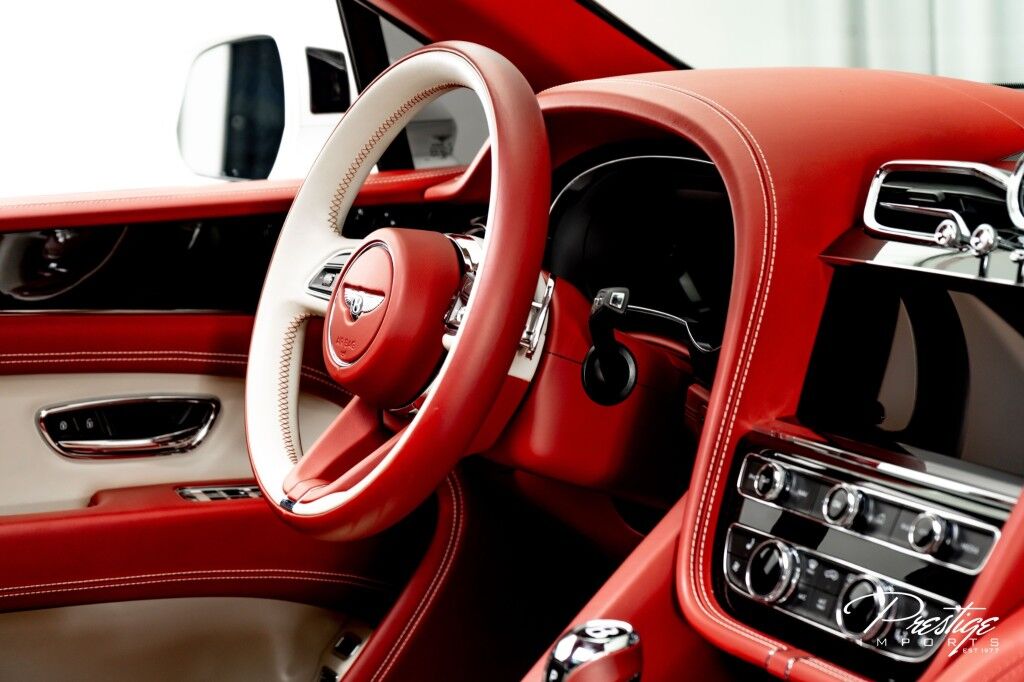 2022 Bentley Bentayga V8 North Miami Beach FL
