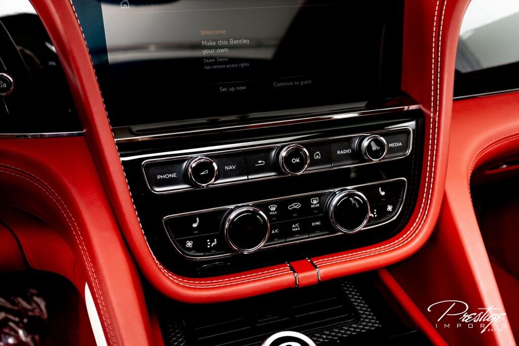 2022 Bentley Bentayga V8 North Miami Beach FL