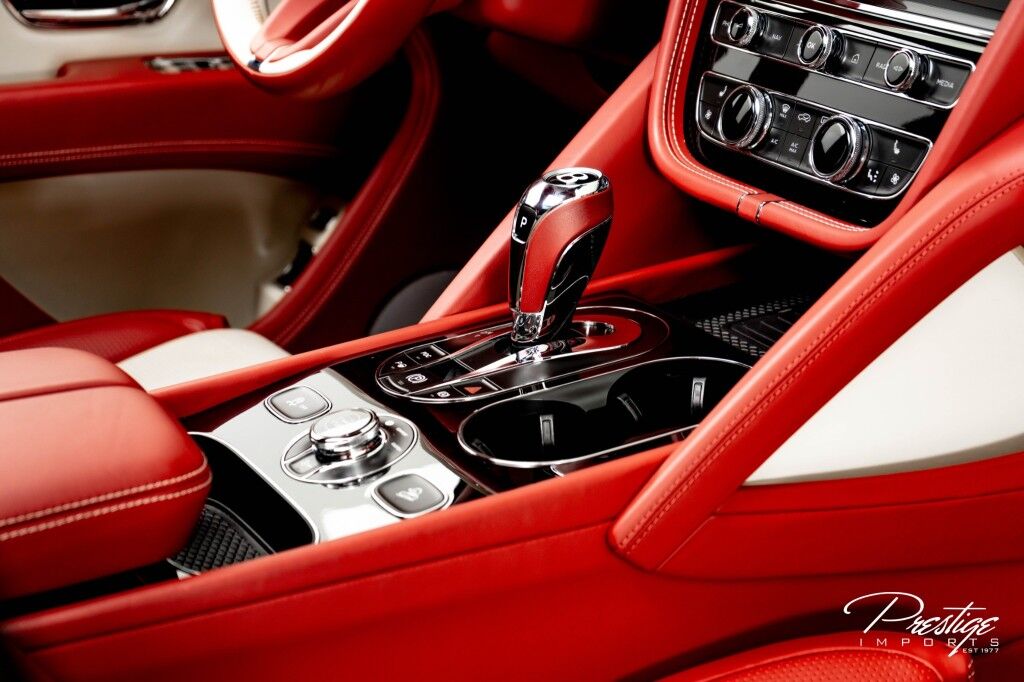 2022 Bentley Bentayga V8 North Miami Beach FL
