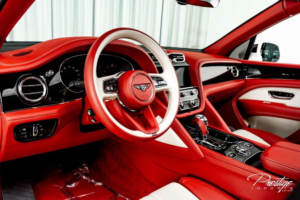 2022 Bentley Bentayga V8 North Miami Beach FL