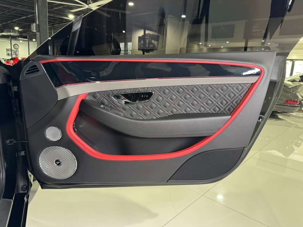 2022 Bentley Continental GT Mulliner, Blackline Specification, Naim audio system, rotating display AND MUCH MORE!! Fort Lauderdale FL