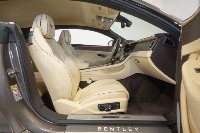2022 Bentley Continental GT V8 ($284,880 MSRP) *MULLINER DRIVING SPEC* *TOURING SPECIFICATION* *RARE COLOR* *9200 MILES* *LOADED* San Diego CA