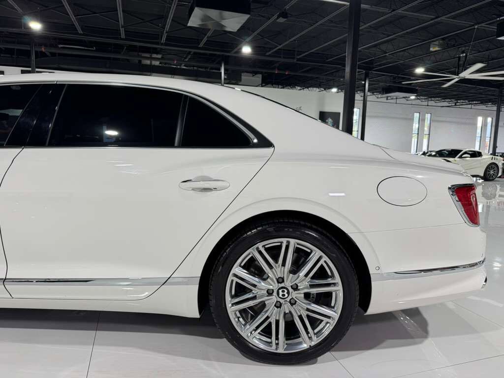 2022 Bentley Flying Spur Hybrid illuminated "Flying B", rotating display AND MUCH MUCH MORE!!! Fort Lauderdale FL