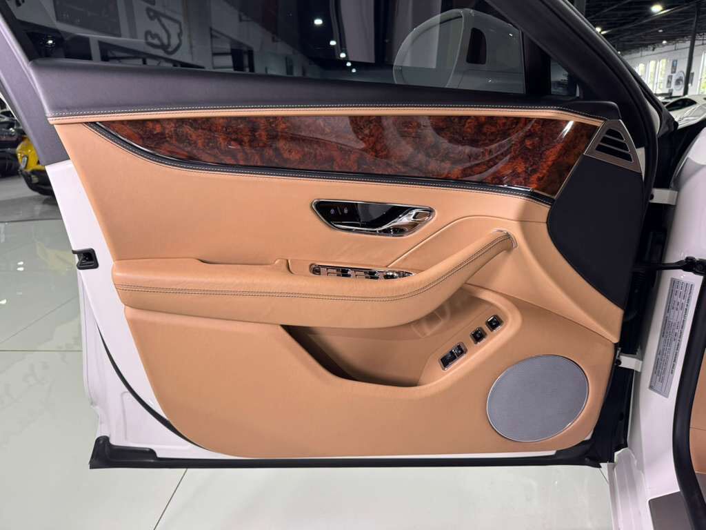 2022 Bentley Flying Spur Hybrid illuminated "Flying B", rotating display AND MUCH MUCH MORE!!! Fort Lauderdale FL