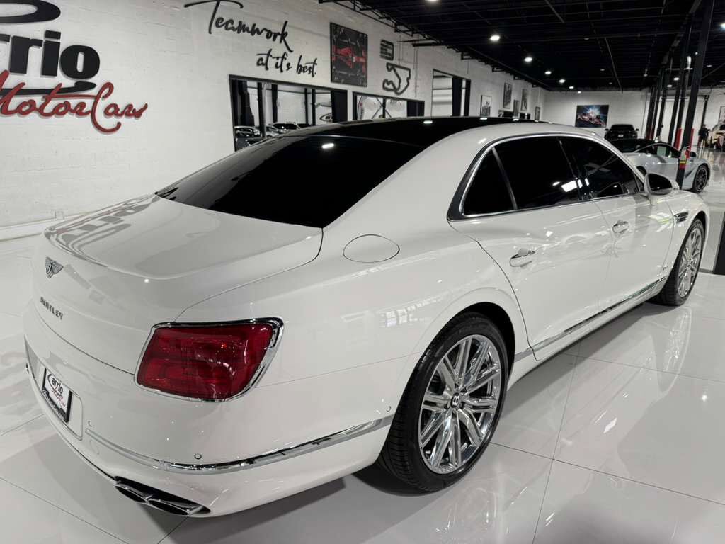 2022 Bentley Flying Spur Hybrid illuminated "Flying B", rotating display AND MUCH MUCH MORE!!! Fort Lauderdale FL