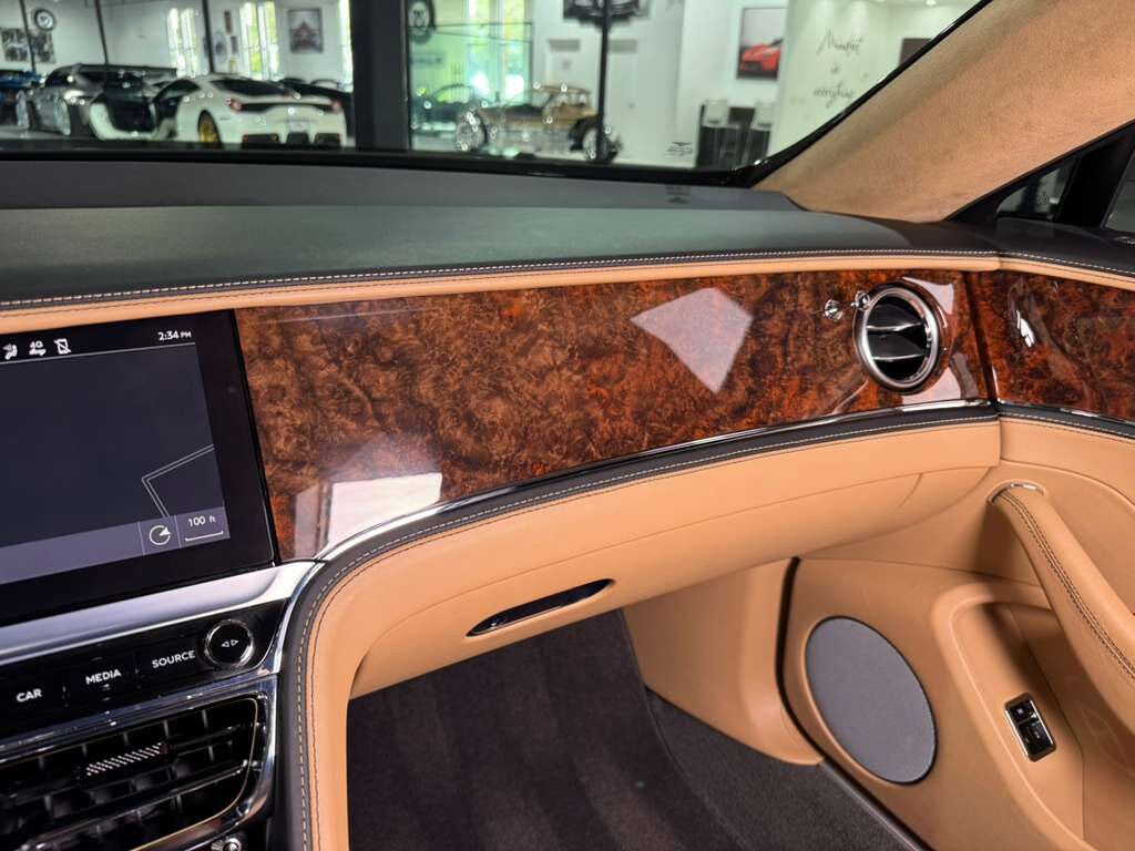 2022 Bentley Flying Spur Hybrid illuminated "Flying B", rotating display AND MUCH MUCH MORE!!! Fort Lauderdale FL