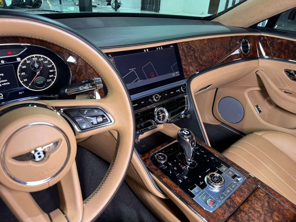 2022 Bentley Flying Spur Hybrid illuminated "Flying B", rotating display AND MUCH MUCH MORE!!! Fort Lauderdale FL
