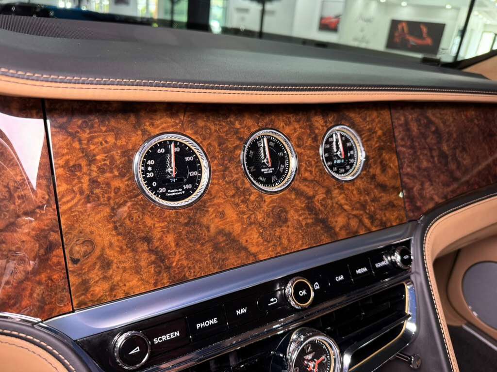 2022 Bentley Flying Spur Hybrid illuminated "Flying B", rotating display AND MUCH MUCH MORE!!! Fort Lauderdale FL