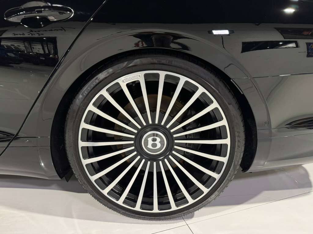 2022 Bentley Flying Spur V8 Blackline Specification, illuminated Flying &apos;B&apos;, rear executive seating package AND MUCH MORE!! Fort Lauderdale FL
