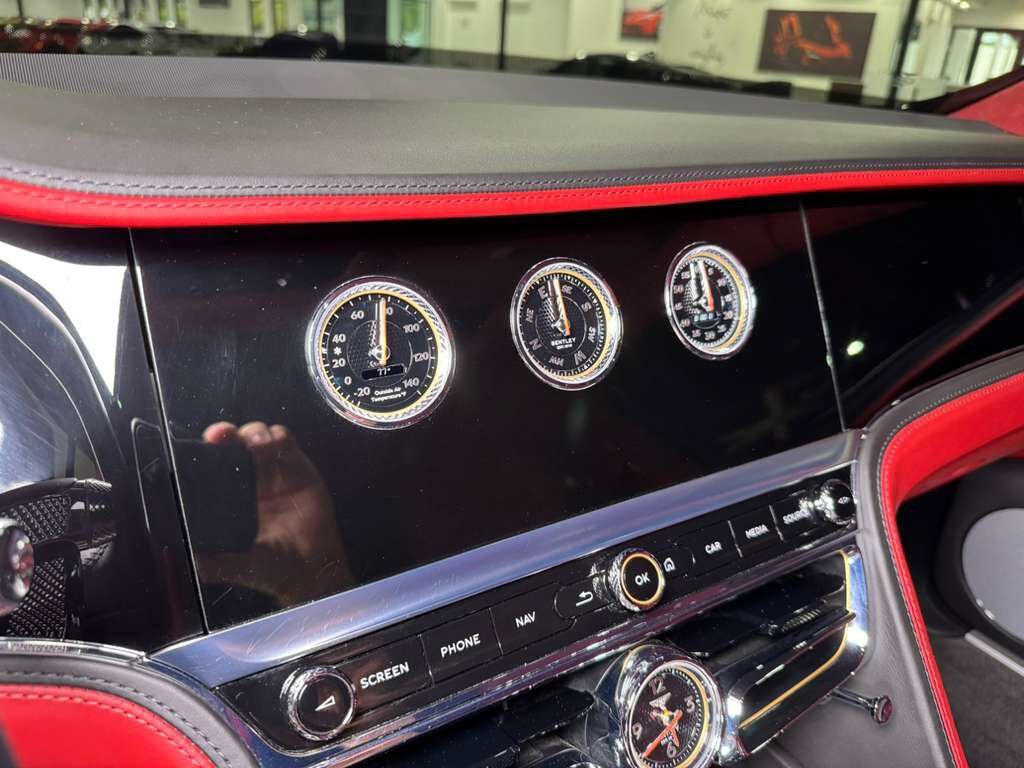 2022 Bentley Flying Spur V8 Blackline Specification, illuminated Flying &apos;B&apos;, rear executive seating package AND MUCH MORE!! Fort Lauderdale FL