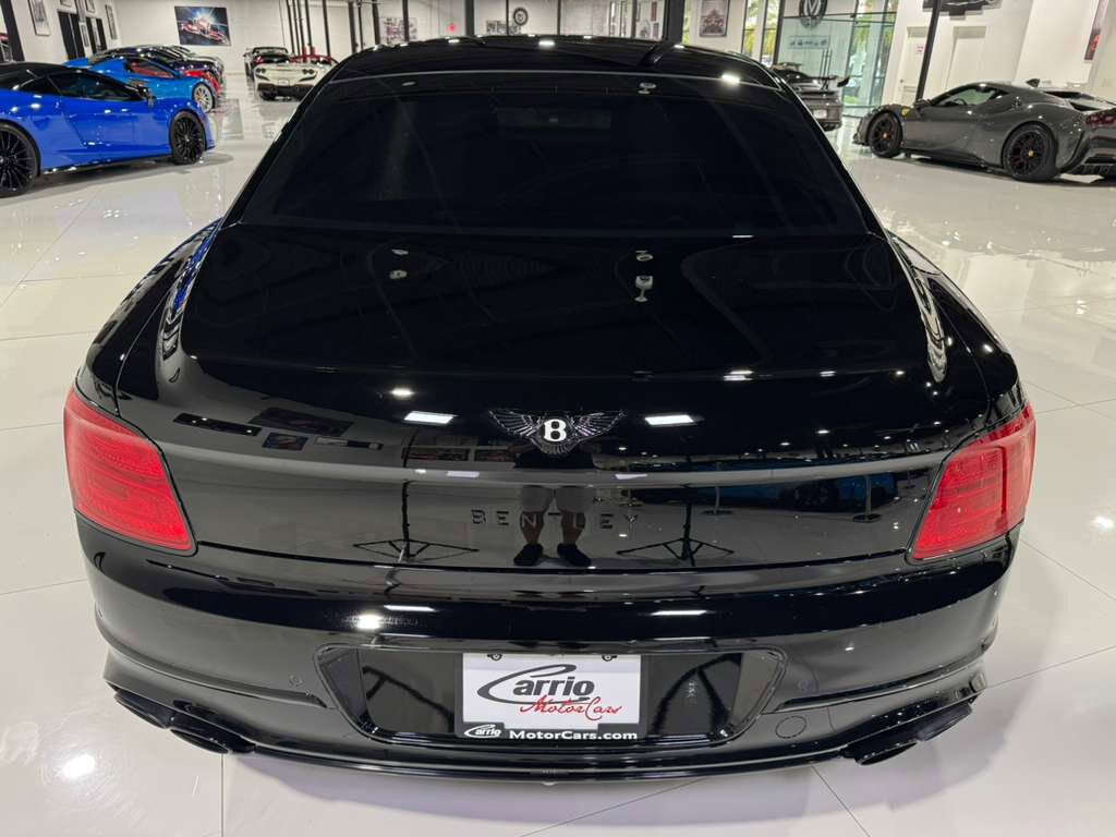 2022 Bentley Flying Spur V8 Blackline Specification, illuminated Flying &apos;B&apos;, rear executive seating package AND MUCH MORE!! Fort Lauderdale FL