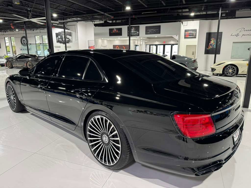 2022 Bentley Flying Spur V8 Blackline Specification, illuminated Flying &apos;B&apos;, rear executive seating package AND MUCH MORE!! Fort Lauderdale FL