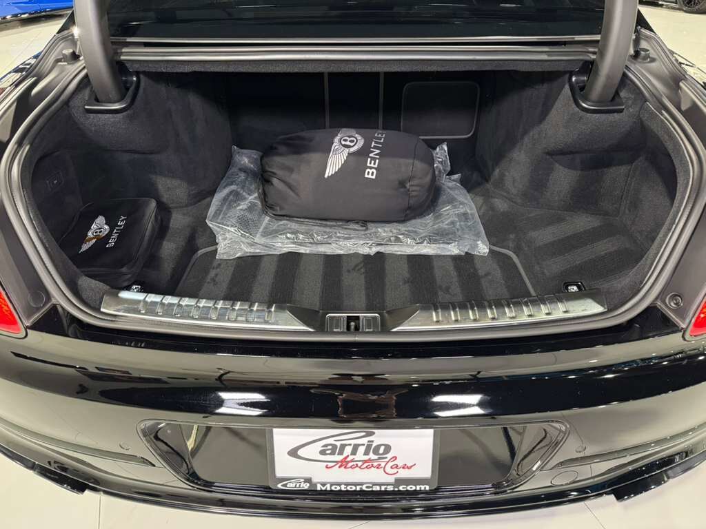 2022 Bentley Flying Spur V8 Blackline Specification, illuminated Flying &apos;B&apos;, rear executive seating package AND MUCH MORE!! Fort Lauderdale FL