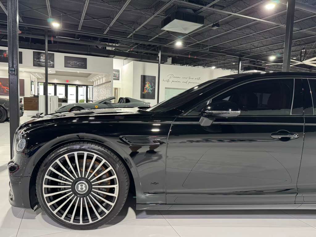 2022 Bentley Flying Spur V8 Blackline Specification, illuminated Flying &apos;B&apos;, rear executive seating package AND MUCH MORE!! Fort Lauderdale FL