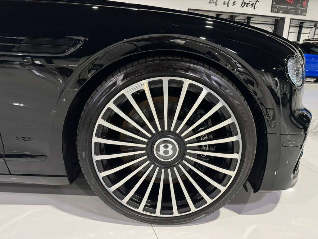 2022 Bentley Flying Spur V8 Blackline Specification, illuminated Flying &apos;B&apos;, rear executive seating package AND MUCH MORE!! Fort Lauderdale FL