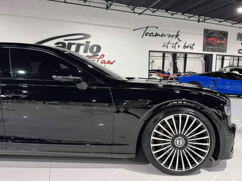 2022 Bentley Flying Spur V8 Blackline Specification, illuminated Flying &apos;B&apos;, rear executive seating package AND MUCH MORE!! Fort Lauderdale FL