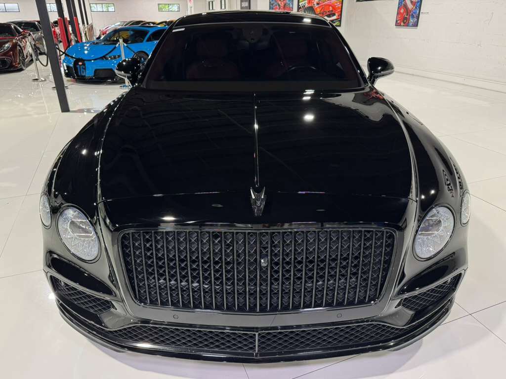 2022 Bentley Flying Spur V8 Blackline Specification, illuminated Flying &apos;B&apos;, rear executive seating package AND MUCH MORE!! Fort Lauderdale FL