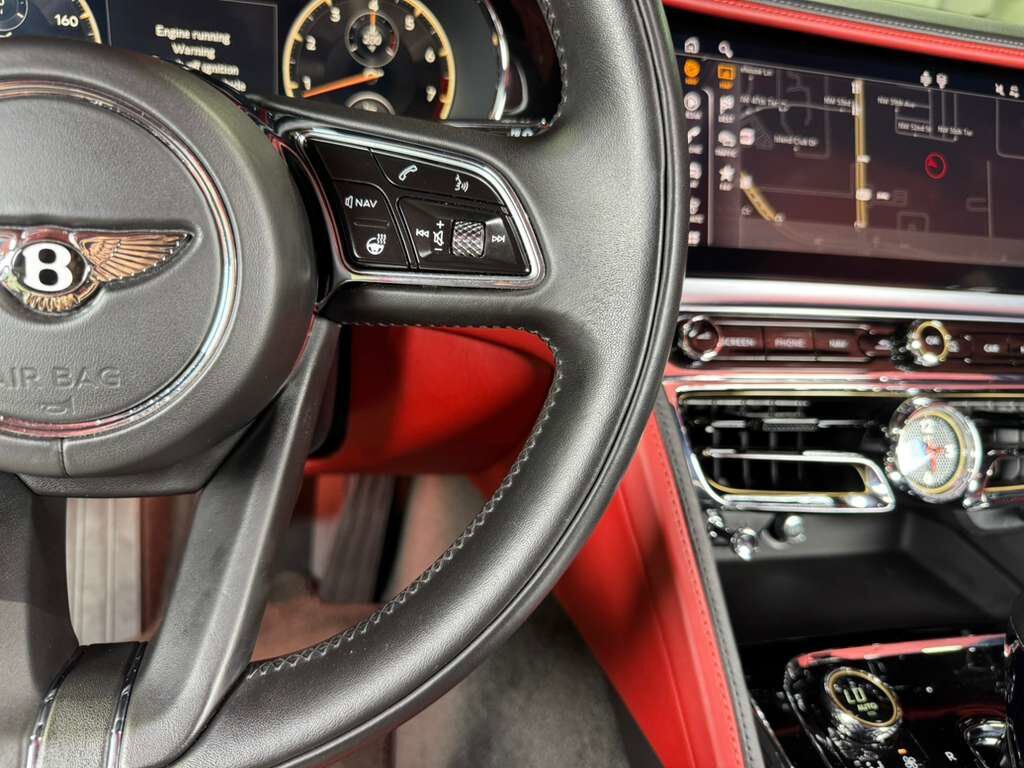 2022 Bentley Flying Spur V8 Blackline Specification, illuminated Flying &apos;B&apos;, rear executive seating package AND MUCH MORE!! Fort Lauderdale FL