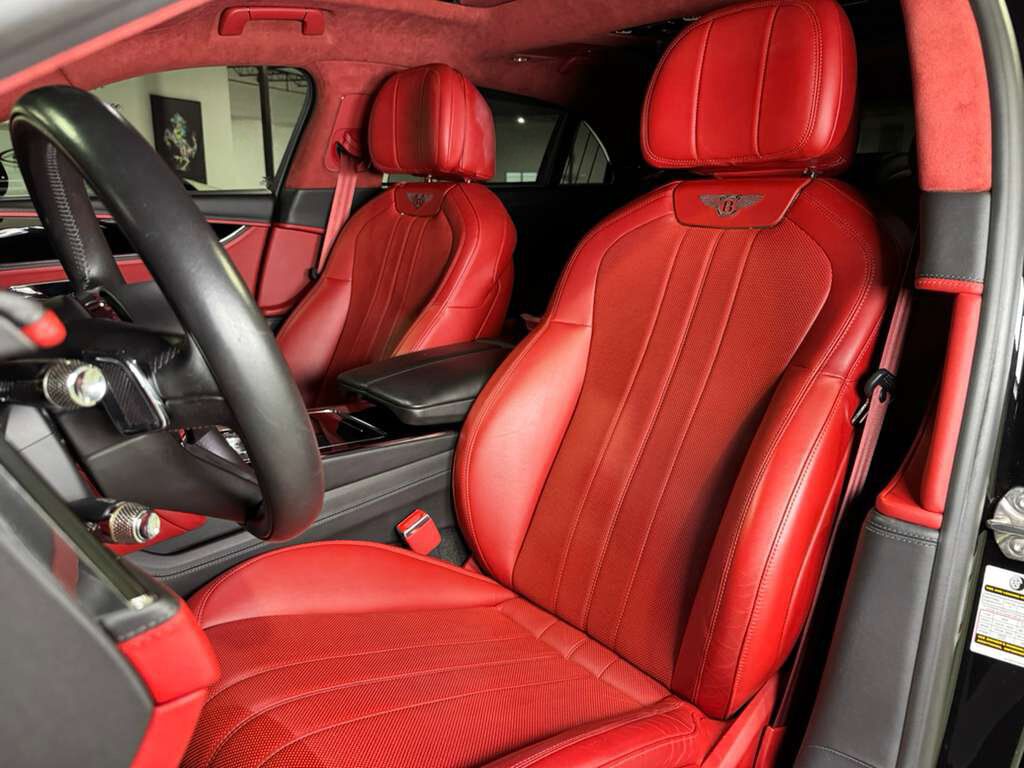 2022 Bentley Flying Spur V8 Blackline Specification, illuminated Flying &apos;B&apos;, rear executive seating package AND MUCH MORE!! Fort Lauderdale FL