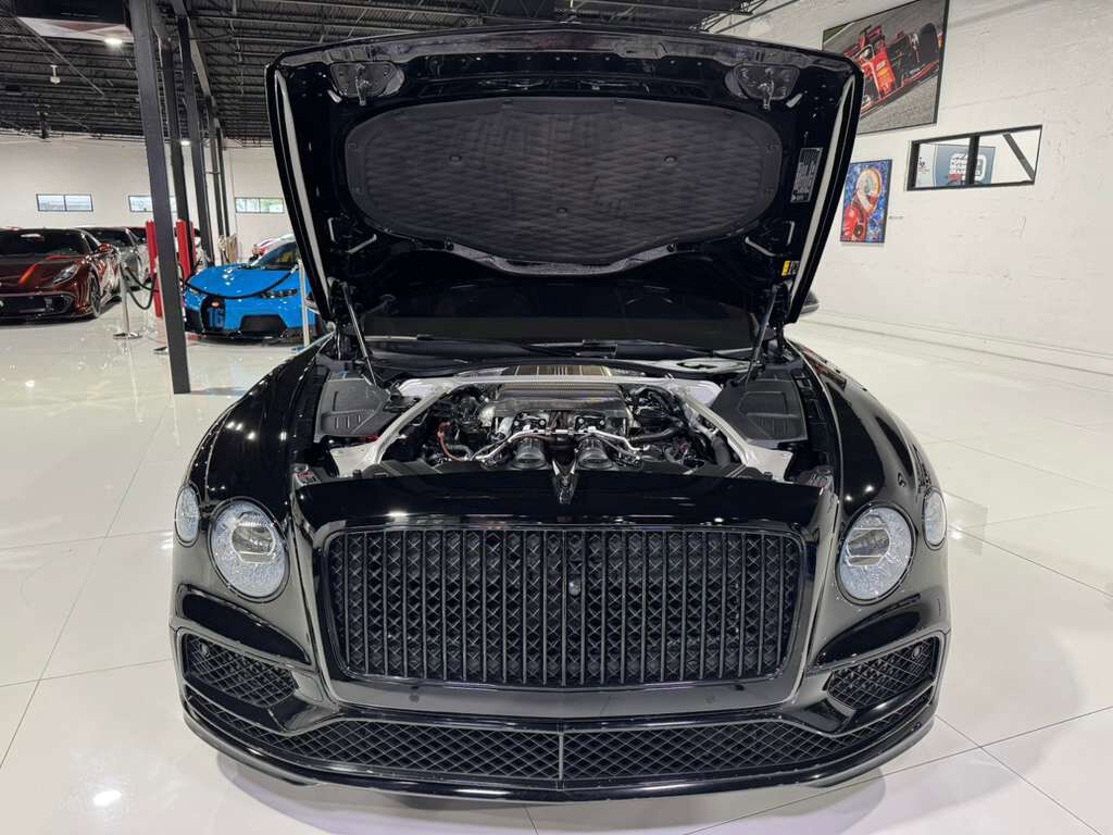 2022 Bentley Flying Spur V8 Blackline Specification, illuminated Flying &apos;B&apos;, rear executive seating package AND MUCH MORE!! Fort Lauderdale FL