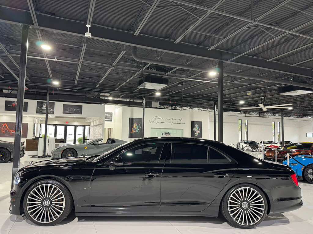 2022 Bentley Flying Spur V8 Blackline Specification, illuminated Flying &apos;B&apos;, rear executive seating package AND MUCH MORE!! Fort Lauderdale FL